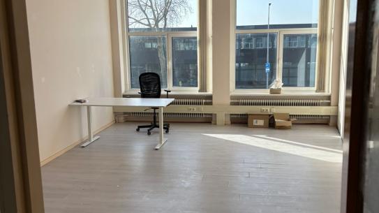 Op deze foto staat een atelier aan de Ruysdaelbaan weergegeven, klik voor een vergroting